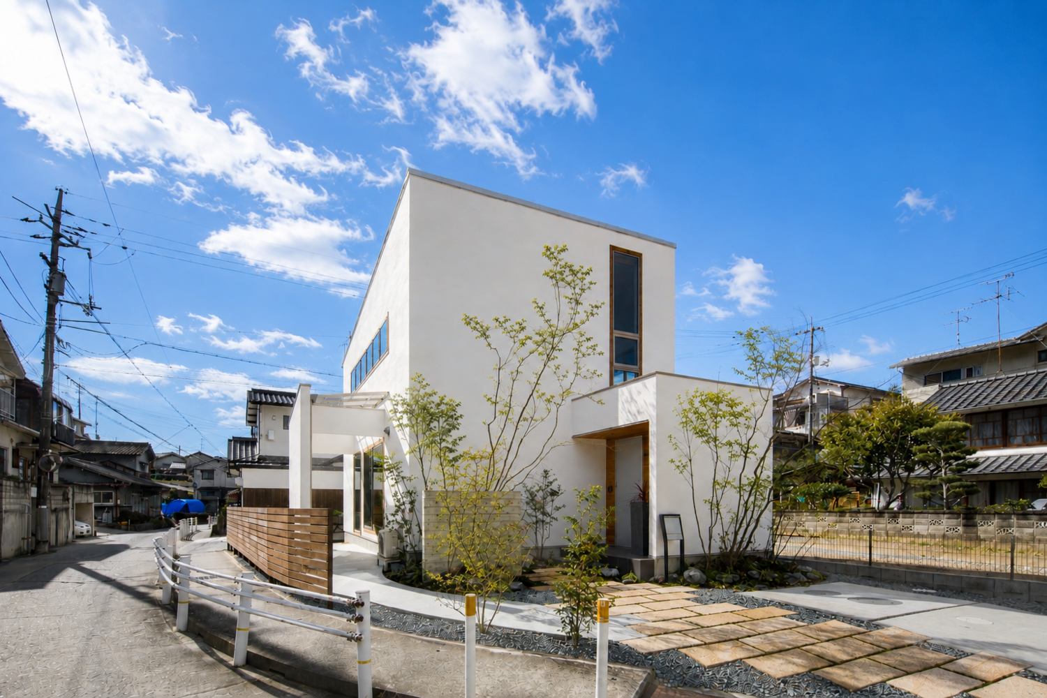 No.29【コンテスト受賞】異素材が集まる 木に囲まれた白い家 #尾道市