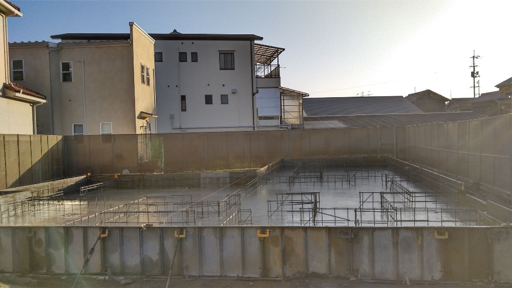 基礎工事進行中
