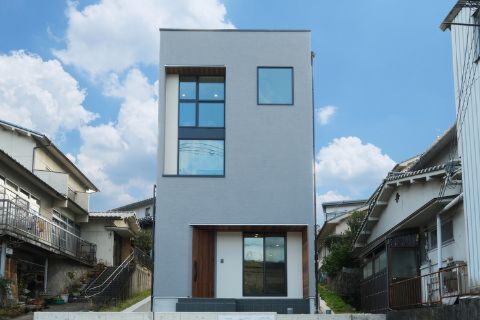 No.187 狭小地を利用した３階建ての家