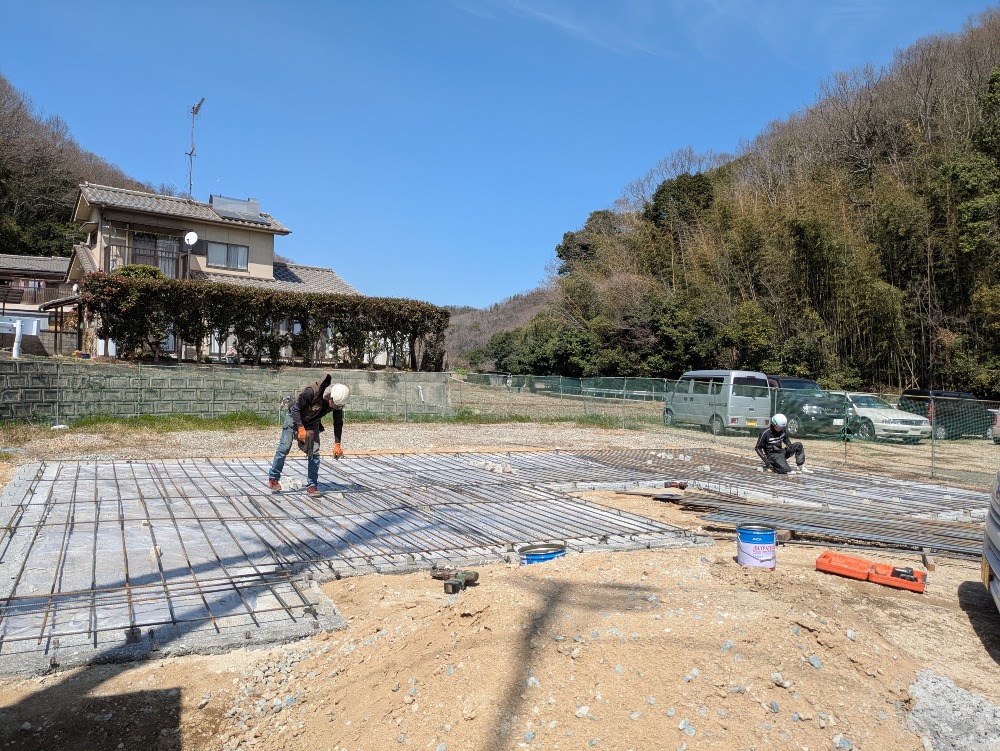 基礎工事進行中