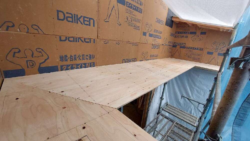 【大工工事進行中】