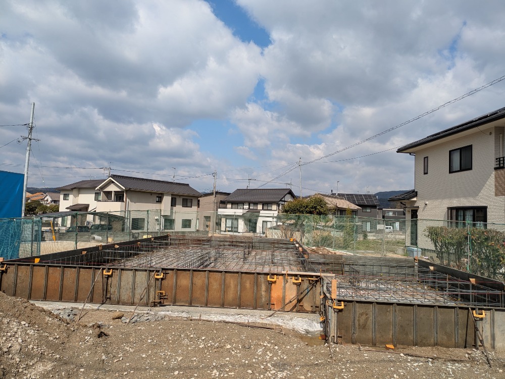 基礎工事進行中