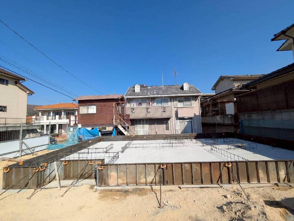 【基礎工事進行中】