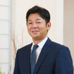 加度　亮平