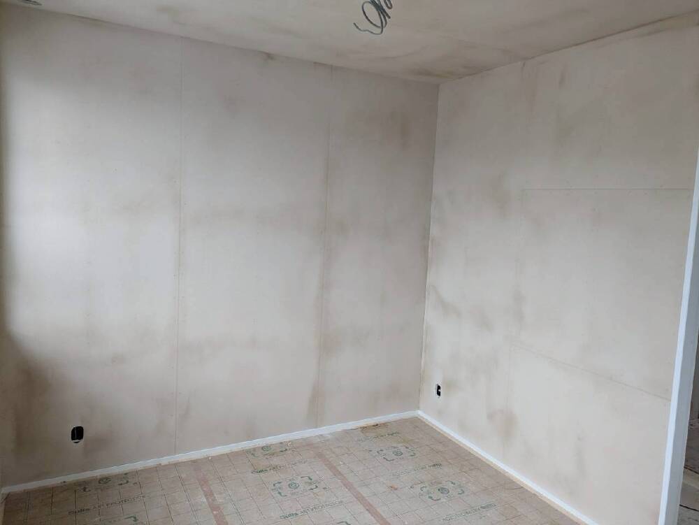 【内部塗り壁スタート】