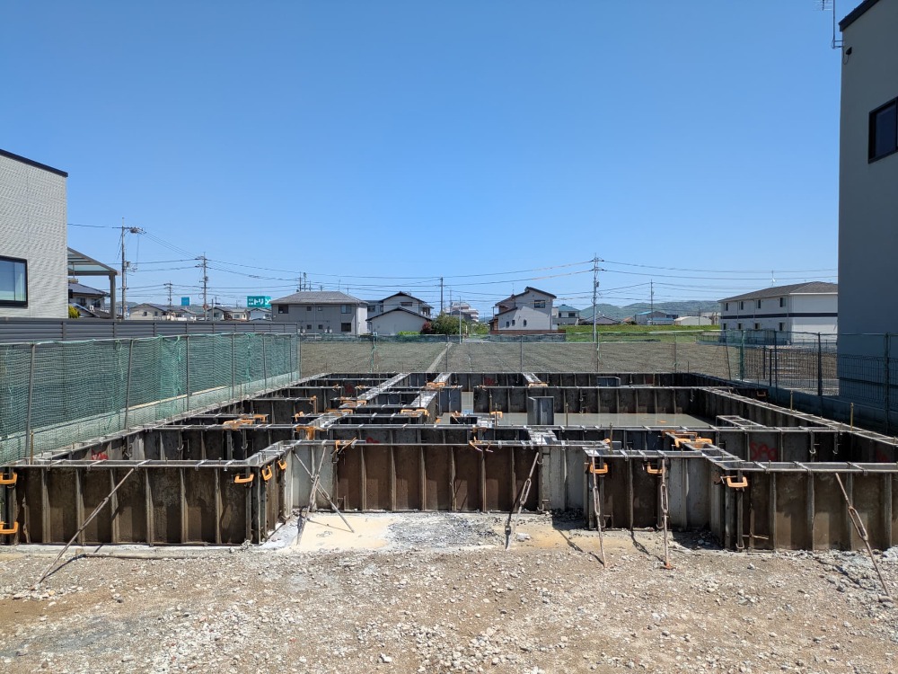 【基礎工事進行中】